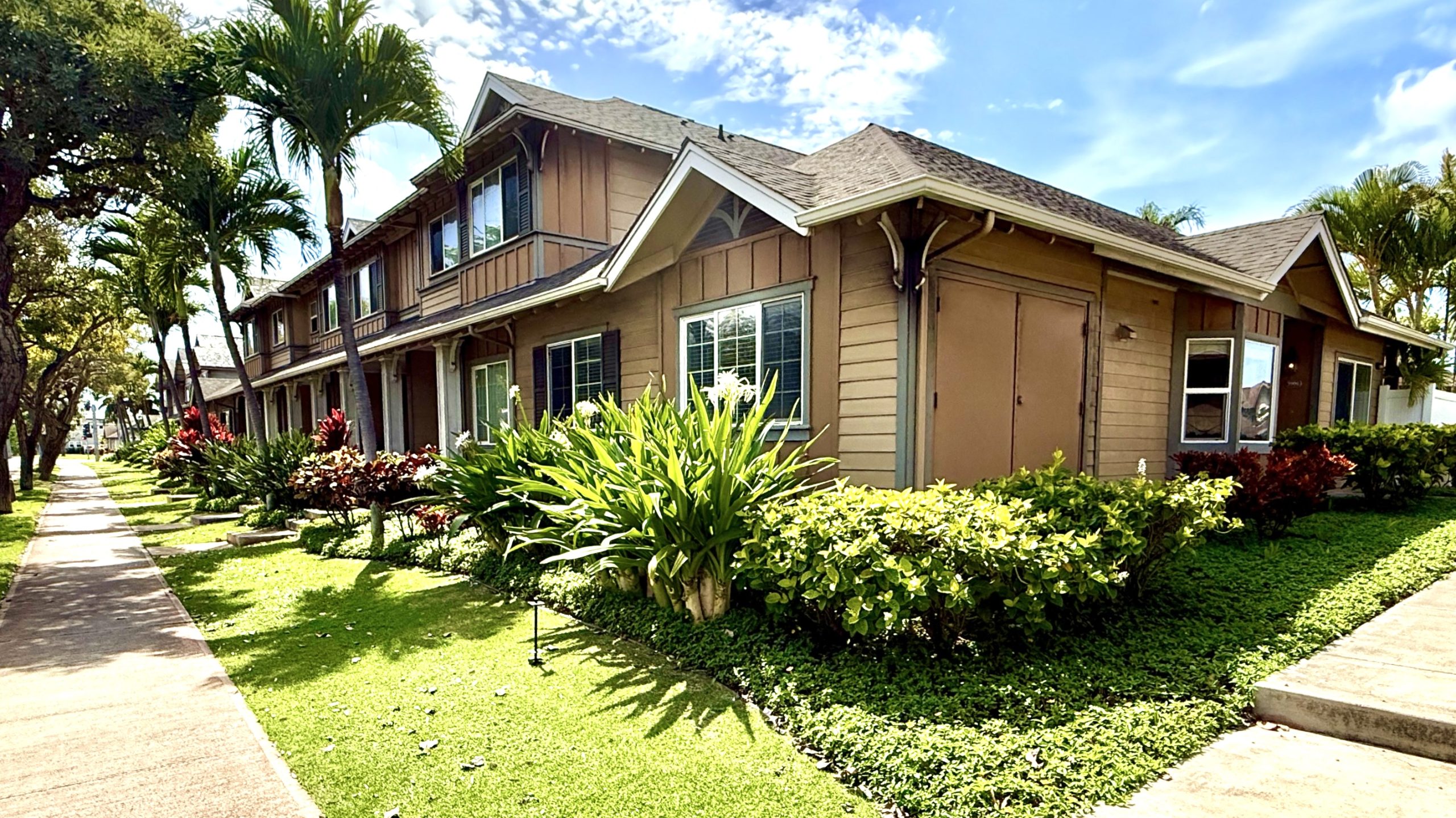 Single-story Ocean Pointe home with low-maintenance landscaping