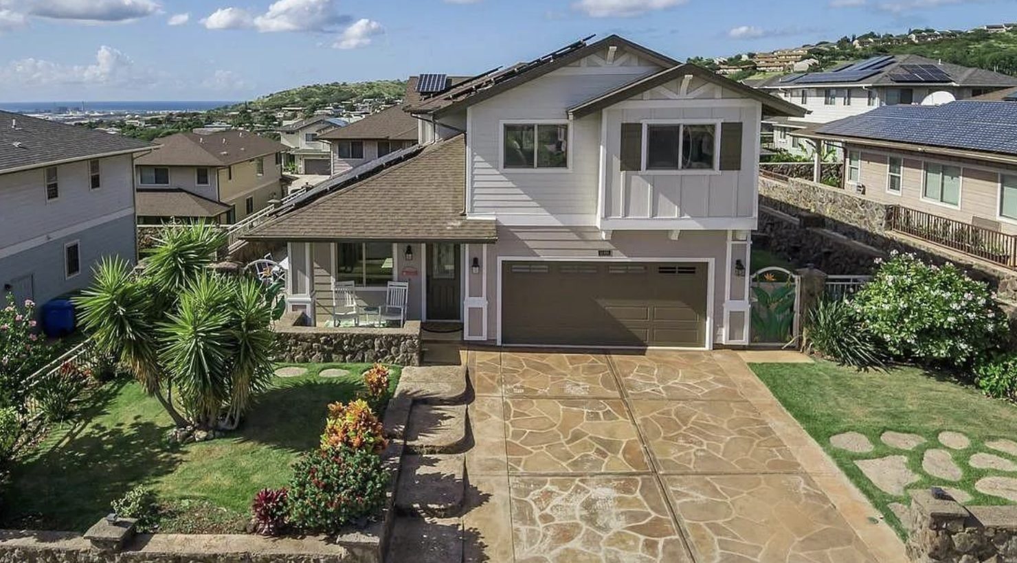 Makakilo $1.5M hillside home with ocean view and breezes