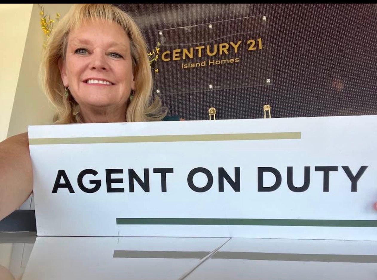 MaryJo McGillicuddy best ewa beach realtor